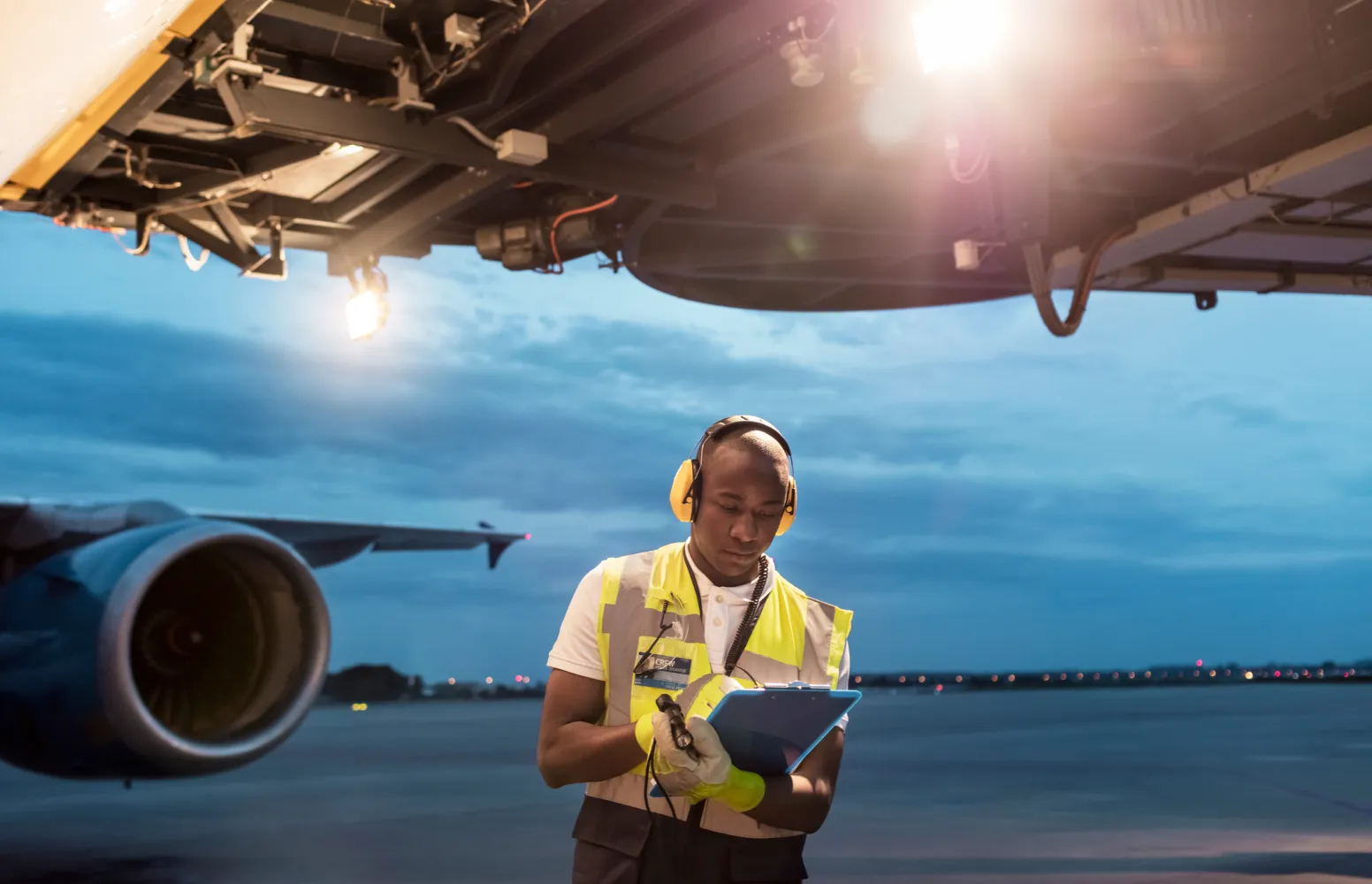 aviation-airport-staff