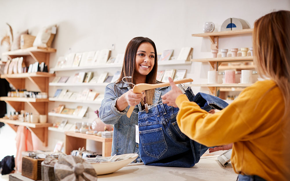 customer-retail-staff-2